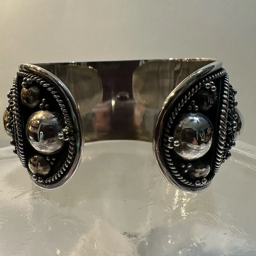 New Elegant Silver Cuff Bracelet